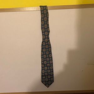 Guy Laroche Paris tie, beautiful design & material